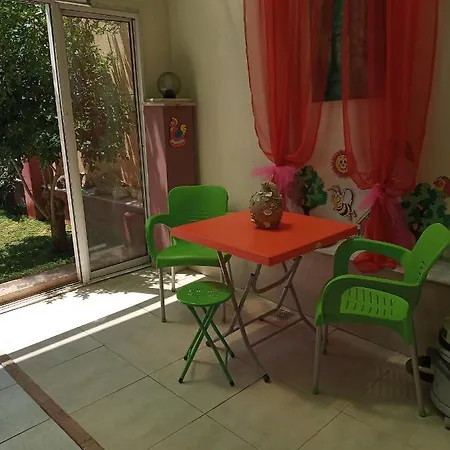 Sweet Nea Michaniona